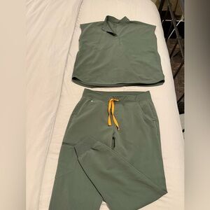 Figs women's scrub set in color Army Green